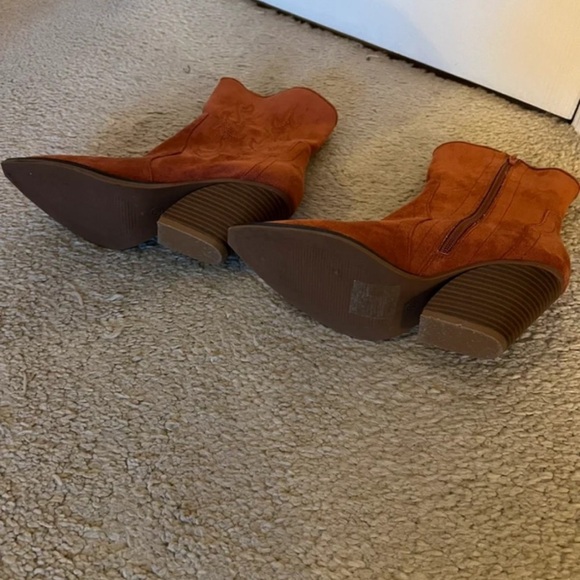 Zara Burnt Orange Heeled Boots - Picture 4 of 4